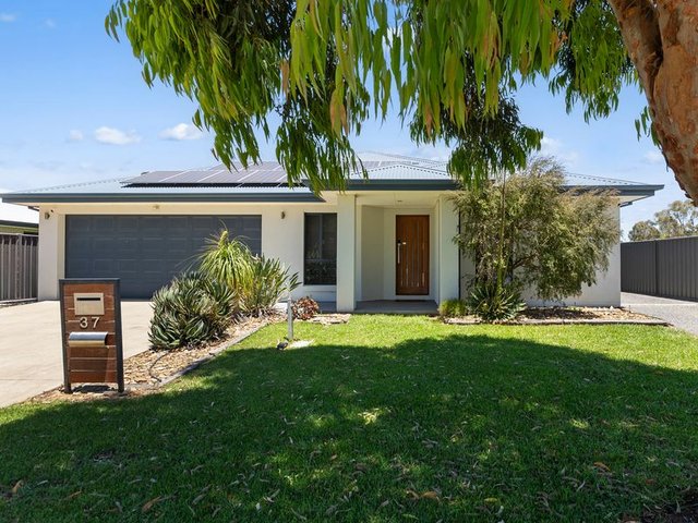 37 Lakeside Drive, VIC 3730