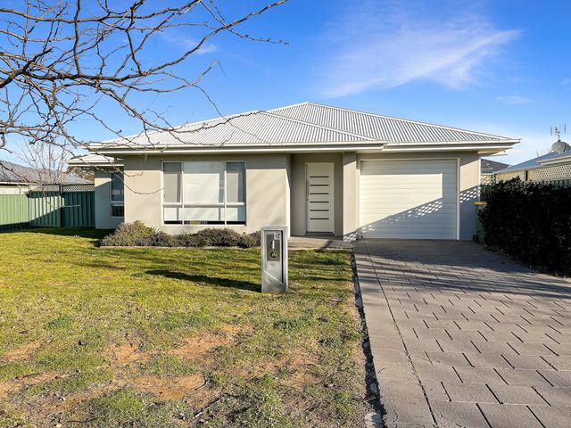 1B Arbory Close, NSW 2830