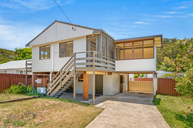 27 Blue Waters Parade, NSW 2250