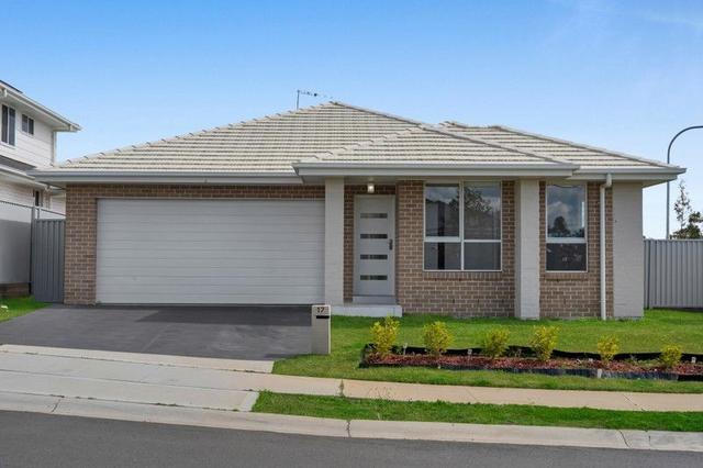 17 Pear Tree Street, NSW 2571