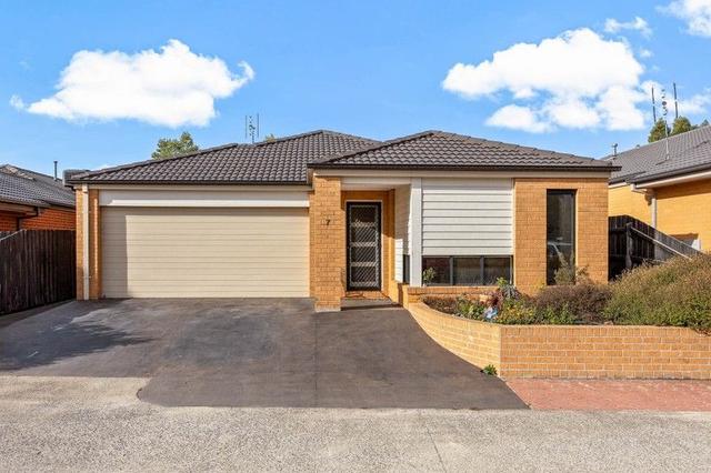 7/5 Hall Court, VIC 3444