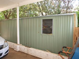 Large storage shed (2012-01-11)