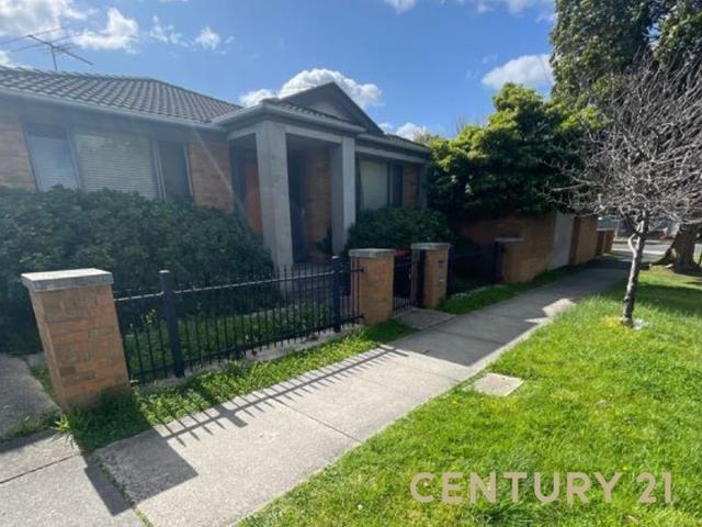 2/27 Beddoe Avenue, VIC 3168