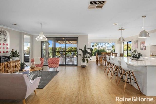 12 Tasman Road, VIC 3437