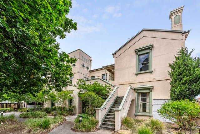 51 Alma Road, VIC 3182