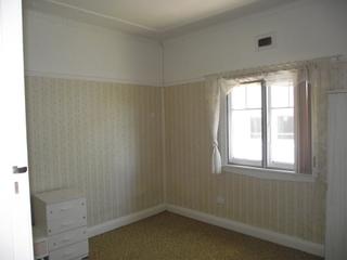 Bedroom 2 (2015-03-13)