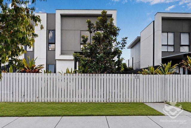 8 Lawrence Lyons Place, QLD 4069