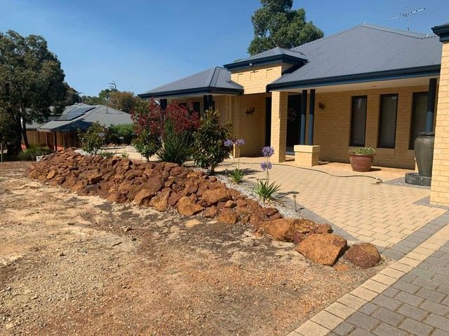 2 Fyfield Way, WA 6112