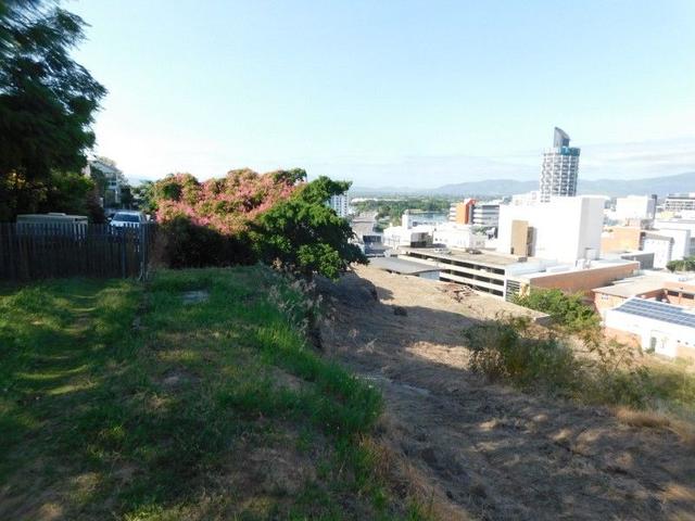 9-11 Hamilton Street, QLD 4810