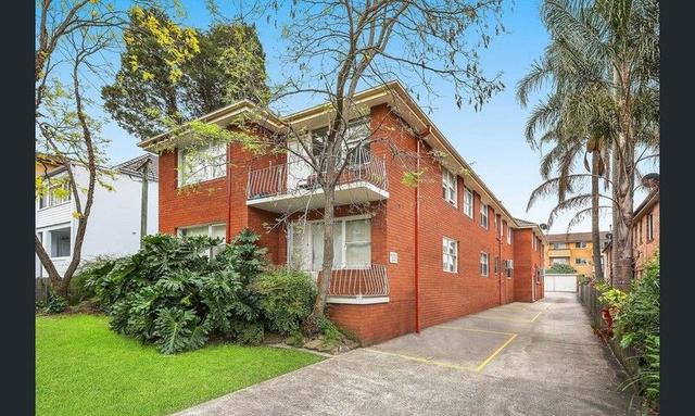 8/28 Orpington Street, NSW 2131