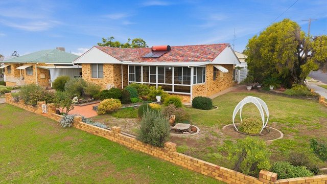 2 Oak Street, NSW 2340