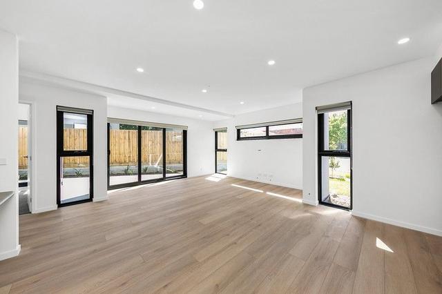7/2 Howard Court, VIC 3168