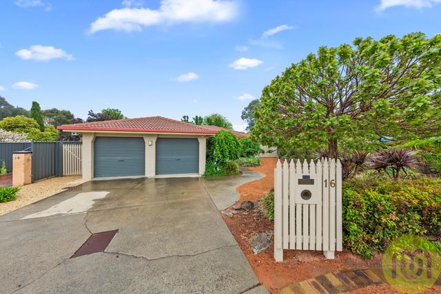 16 Loureiro Street, ACT 2906