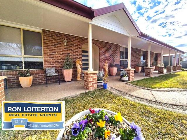 54 Hurley St, NSW 2590