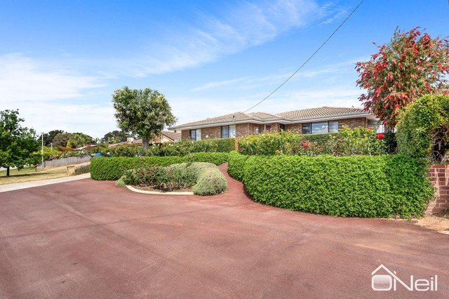 18 Inverness Circle, WA 6111