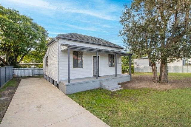 51 Deakin  Street, NSW 2327