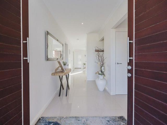 8 Syros Court, WA 6030