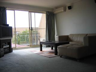 Lounge (2008-04-01)