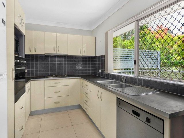 1/100 Glenalva Terrace, QLD 4051