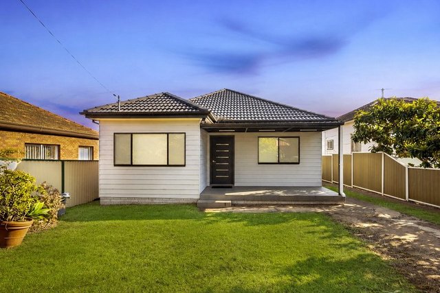 4 Irvine Street, NSW 2200