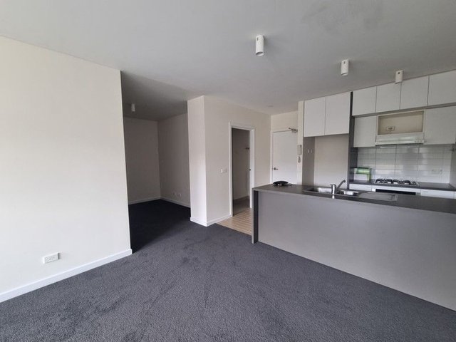 9/2 Monash Green Dr, VIC 3168