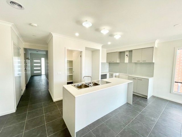 13 Lowell Road, VIC 3029