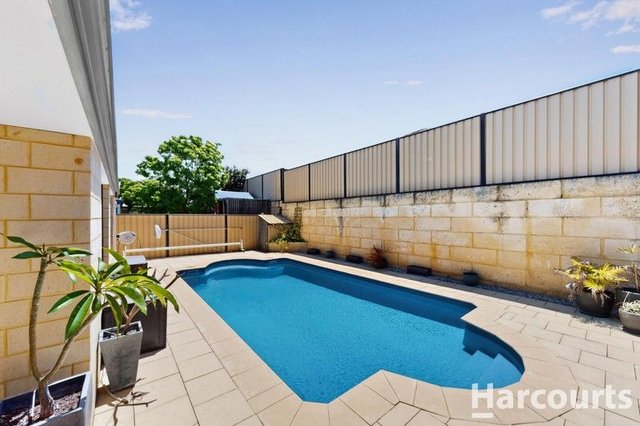 15 Rocklands Loop, WA 6031