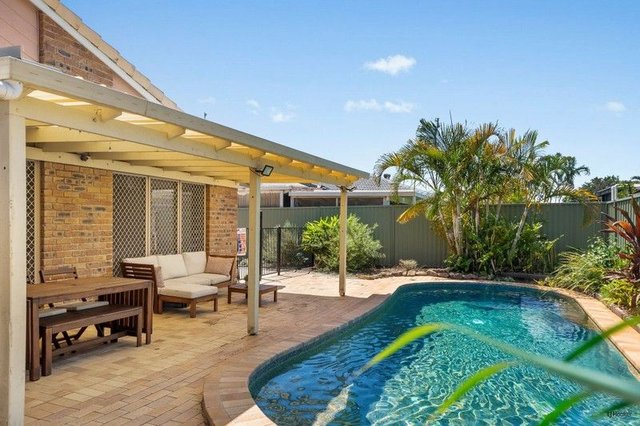 253 Nineteenth Avenue, QLD 4221