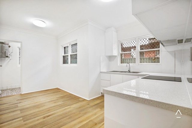 2/128 Sproule Street, NSW 2195