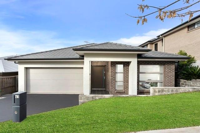 41 Oakhill Crescent, NSW 2761