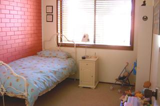 Bed 2 (2005-03-03)