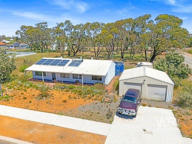 21 Armstrong Street, WA 6321