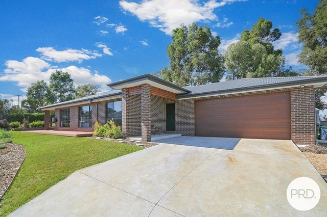 70 Stockman Circuit, NSW 2640