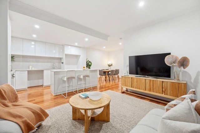 95 Douglas Avenue, WA 6151