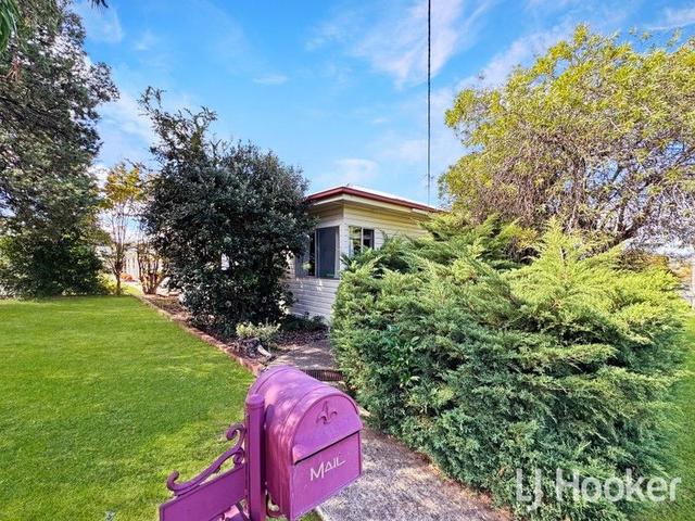 10 Carlyle Street, NSW 2360