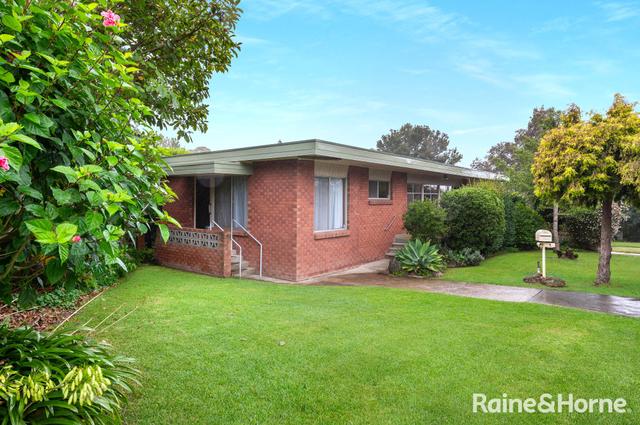 1 Walsh Crescent, NSW 2541
