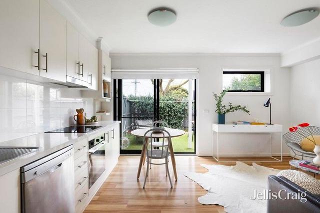 2/24 Como Street, VIC 3078