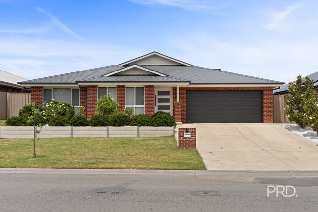 7 Sturrock Drive, NSW 2650