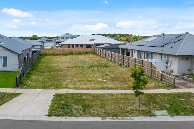 7 Oaktree Boulevard, VIC 3437