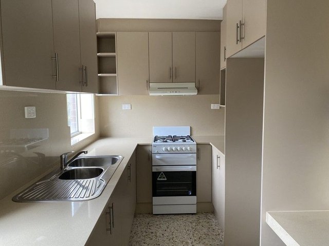 2/5 Addison Street, VIC 3039