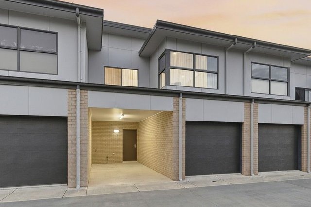 3/1 Luke Close, QLD 4109