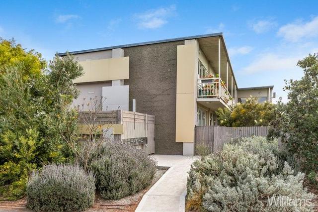 2/29 Dover Road, VIC 3016