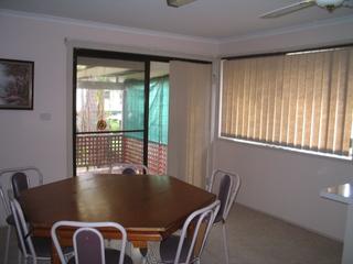 Dining (2007-05-08)