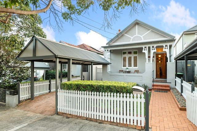 9 Ingham Avenue, NSW 2046