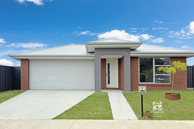 35 Ilfracombe Way, VIC 3880