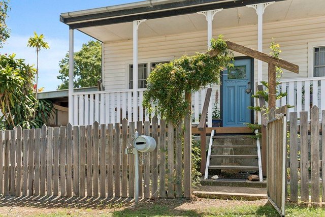 13 Robert St, NSW 2454