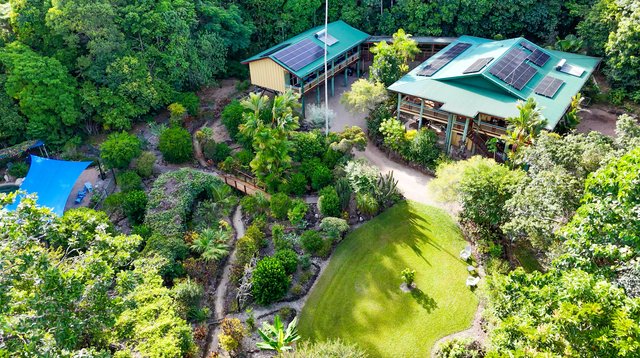 11 Mission Cir, QLD 4852