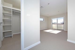 Bedroom 1 (2011-12-05)