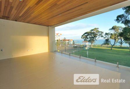 2/3 Rockingham Beach Road, WA 6168