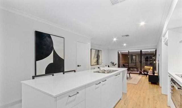 30 Horseshoe Promenade, WA 6164